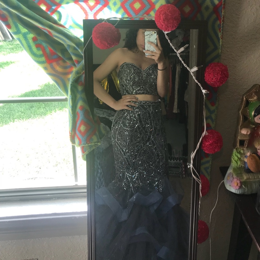 Prom dress - Picture 3 of 4
